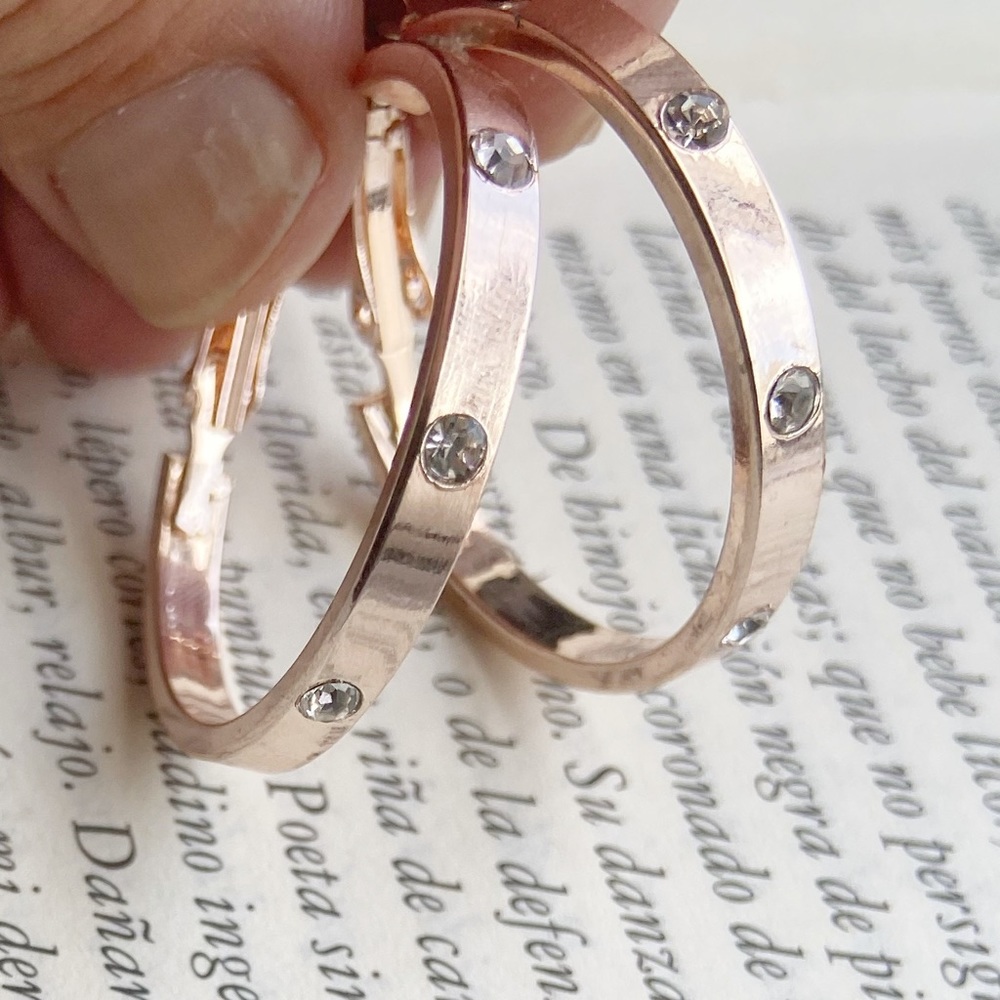 Rose gold diamond medium pave luxury hoop earrings - Picture 3 of 6